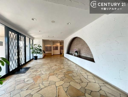 �G���g�����X ��؂Ȃ��q�l�����o�}������G���g�����X�B����]�̕����܂Ƃ߂Ă��ē��B
���₢���킹�ɑ��Ή����܂��I