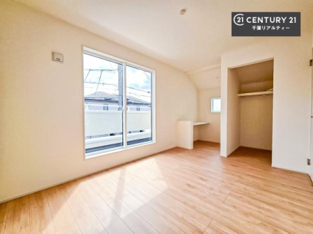 �Q�� �o���R�j�[�ɖʂ��Ă���m���ł��B���邭�����肪����A���C����������ł��܂��I���N���āA�O�ɏo�Ĕw�L�т����[�ċz�����ǂ������}������邱�Ƃ��ł��܂��B