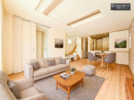 ���r���O �Ƌ��CG�p�[�X�ł��B�S�n�ǂ����r���O�͉Ƒ������R�ƏW�܂�܂��B�Ƒ��c�R�̎��Ԃ����������ł��B���Ƒ��ƁA����w�[���������Ԃ��߂��������ł��ˁB