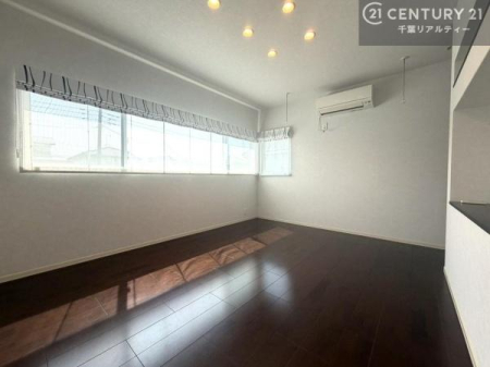 �Q�� 2�ʍ̌����m�ۂ������邢�����́A���ʂ����ǂ��A���邭��ϋ��S�n�̗ǂ���ԂƂȂ��Ă���܂��B�����b�N�X���ĉ߂�����S�n�̗ǂ��������ł��I���̖ڊo�߂��X�b�L�����܂��ˁI