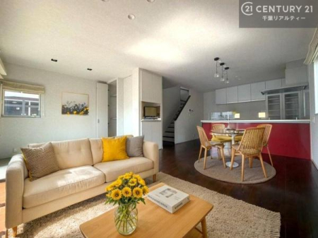 ���r���O �Ƌ��CG�p�[�X�ł��B�S�n�ǂ����r���O�͉Ƒ������R�ƏW�܂�܂��B�Ƒ��c�R�̎��Ԃ����������ł��B���Ƒ��ƁA����w�[���������Ԃ��߂��������ł��ˁB