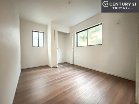 ���r���O�ȊO�̋��� ���[�X�y�[�X�����Ă��܂��I�������X�b�L�����ڂ��鎖���ł��܂��ˁB
�Ƌ��I�΂Ȃ��V���v���ȃf�U�C���ׁ̈A�Ƌ��I�΂����C�ɓ���̋�ԍ�肪�ł������ł��ˁB