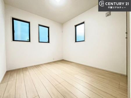 �q������ �|���o�������Ȃ��������́A���q�l�̂������Ƃ��Ă����S�ł��I
���[�X�y�[�X���[�����Ă���̂ŎU�炩�������������T�b�ƕЕt�����܂��I