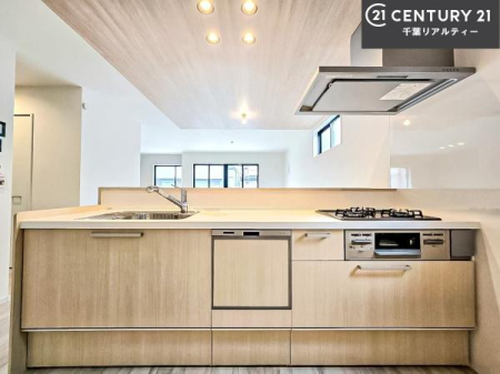 �L�b�`�� ��Ƃ����₷���V�X�e���L�b�`���ł��I���[����������t���Ă���̂ŁA�����X�y�[�X�ɕ���u���Ȃ��čςނ̂ŁA�L�X�g���āA���K�ɍ�Ƃ��ł��܂��I