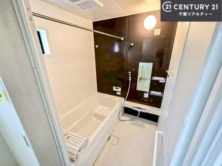 ���� �L�X�o�X�ň���̔������t���b�V���B�����L�΂���̂ŁA�����ɂ��������ƐZ����܂��ˁI�����̃o�X�^�C�����y���݂ɂȂ�܂��B