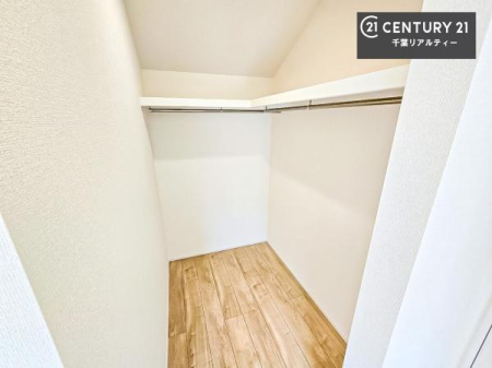 ���[ �E�H�[�N�C���N���[�[�b�g�t���ł��B��������̂��m���Ȃǂ����[���Ă��������ł��ˁI���ɂ���@�������ȂǋG�ߕ��̑傫�ȉƓd�����[�ł��܂��B