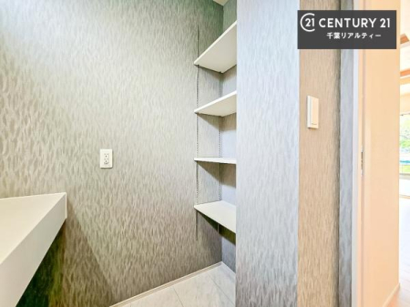 ���[ ���[�����Ղ�̐��ʎ��I���p�i�̃X�g�b�N��o�X�^�I�����X�b�L���Ǝ��[�ł��Ď��o���₷���I����肪�X�b�L���Еt���ċC�����̗ǂ���ԁI