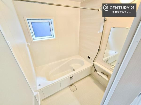 ���� �������������l�̕��͋C�̃o�X���[���́A�����o�Ă��ăo�X�^�C�����[���I
���d���撣���Ă��邲�J���ɂ��D�݂̓����̓����܂����āA�y����ł݂Ă͂������ł��傤���H