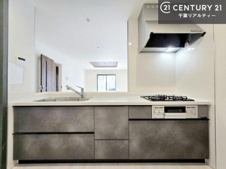 �L�b�`�� ��Ƃ����₷���V�X�e���L�b�`���ł��I���[����������t���Ă���̂ŁA�����X�y�[�X�ɕ���u���Ȃ��čςނ̂ŁA�L�X�g���āA���K�ɍ�Ƃ��ł��܂��I