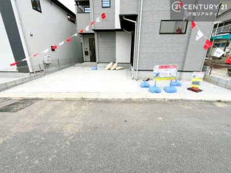 ���ԏ� ���ԃX�y�[�X��2�䕪����܂��I�Z�J���h�J�[�͂������A�o�C�N�⎩�]�ԂȂǂ��u���ꏊ�ɍ���܂���B