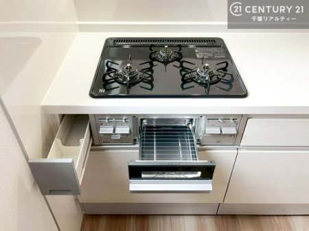 �L�b�`�� �R�����͎O������̂ł������̓����i�s���ł��܂��B
�������O�����t���ł��B�����X�y�[�X���L�X���Ă���׍�Ƃ����₷���I�g�����肪�ǂ��V�X�e���L�b�`���ł��I