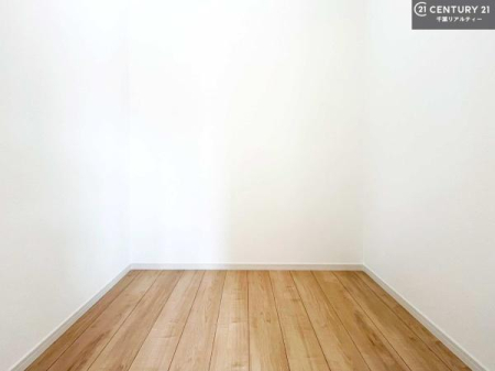 ���[ �E�H�[�N�C���N���[�[�b�g�t���ł��B��������̂��m���Ȃǂ����[���Ă��������ł��ˁI���ɂ���@�������ȂǋG�ߕ��̑傫�ȉƓd�����[�ł��܂��I