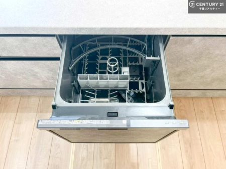 �L�b�`�� �H��@�t���̃L�b�`���ł��I�Z���������r��h�~�Ƃ��đ�ϊ��􂷂�֗��Ȏd�l�ł��I�r���g�C���Ȃ̂ŃL�b�`���̏ꏊ����炸�����X�y�[�X���L���g�����Ƃ��o���܂��I