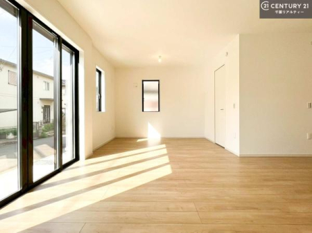 ���r���O �����炽���Ղ�̗z���������閾�邢���r���O�B�J�����̂��郊�r���O�ŉƑ��c���̂��났�̎��Ԃ��߂����܂��I