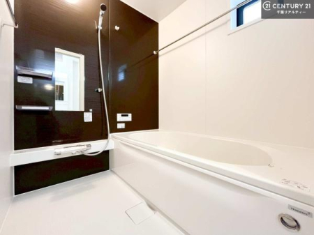 ���� �������������l�̕��͋C�̃o�X���[���́A�����o�Ă��ăo�X�^�C�����[���I
���d���撣���Ă��邲�J���ɂ��D�݂̍���̓����܂����āA�y����ł݂Ă͂������ł��傤���H