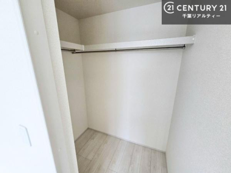 ���[ �E�H�[�N�C���N���[�[�b�g�t���ł��B��������̂��m���Ȃǂ����[���Ă��������ł��ˁI���ɂ���@�������ȂǋG�ߕ��̑傫�ȉƓd�����[�ł��܂��I