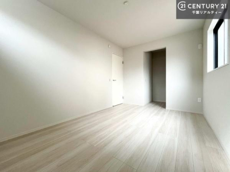 �Q�� ���[�X�y�[�X����������m�ۂ���Ă��邽�߁A���������w�p�i���T�b�ƕЕt���A���ł��X�b�L���B
�Y��ȋ�Ԃ��ۂĂ܂��I