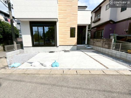 ���ԏ� ���ԃX�y�[�X��2�䕪����܂��I�Z�J���h�J�[�͂������A�o�C�N�⎩�]�ԂȂǂ��u���ꏊ�ɍ���܂���B