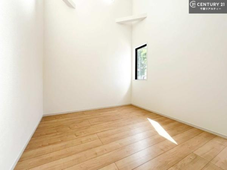 ���r���O ���r���O�㕔�͐����ɂȂ��Ă���J���������Ղ�I���邭�S�n�̗ǂ���Ԃł��B