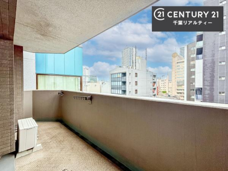 �o���R�j�[ �z������̗ǂ��o���R�j�[�ŁA�����󕨂��悭���������ł��ˁI
���V�C�̗ǂ����ɂ̓o���R�j�[�֏o�ă��t���b�V������̂��C�����悳�����ł��B