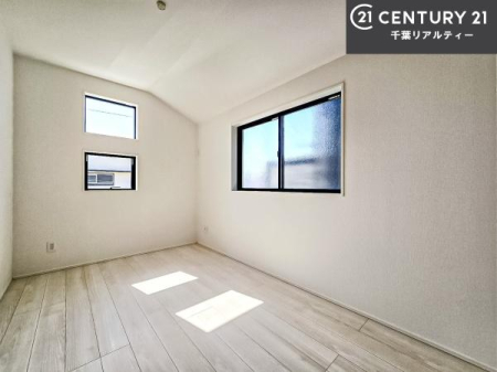 �m�� 2�ʍ̌����m�ۂ������邢�����́A���ʂ����ǂ��A���邭��ϋ��S�n�̗ǂ���ԂƂȂ��Ă���܂��B�����b�N�X���ĉ߂�����S�n�̗ǂ��������ł��I���̖ڊo�߂��X�b�L�����܂��ˁI