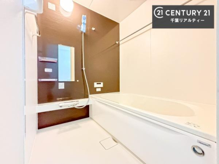 ���� �������������l�̕��͋C�̃o�X���[���́A�����o�Ă��ăo�X�^�C�����[���I
���d���撣���Ă��邲�J���ɂ��D�݂̓����̓����܂����āA�y����ł݂Ă͂������ł��傤���H