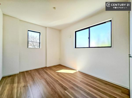 �m�� 2�ʍ̌����m�ۂ������邢�����́A���ʂ����ǂ��A���邭��ϋ��S�n�̗ǂ���ԂƂȂ��Ă���܂��B�����b�N�X���ĉ߂�����S�n�̗ǂ��������ł��I