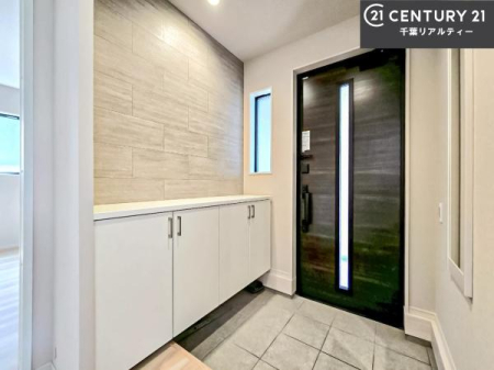 ���� ���ċA���Ă��Ă��A�������܁I�����������Ȃ�A�D�����}������Ă�����ԂɂȂ��Ă��܂��B
���邭��������錺�ւł��I