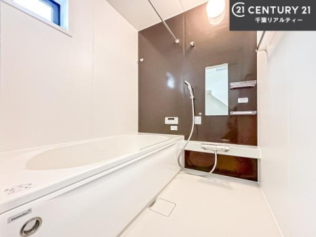 ���� �������������l�̕��͋C�̃o�X���[���́A�����o�Ă��ăo�X�^�C�����[���I
���d���撣���Ă��邲�J���ɂ��D�݂̓����̓����܂����āA�y����ł݂Ă͂������ł��傤���H