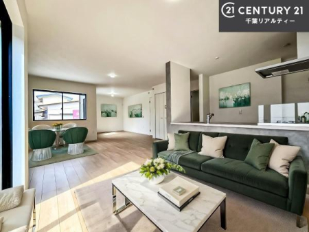 ���r���O �Ƌ��CG�p�[�X�ł��B�J�����̂���L�XLDK�I�\�t�@�[��_�C�j���O�e�[�u����u���Ă������ɂȂ�Ȃ��̂ŉ��K�ɉ߂����܂��I�R�~���j�P�[�V���������₷�����r���O�ł��I