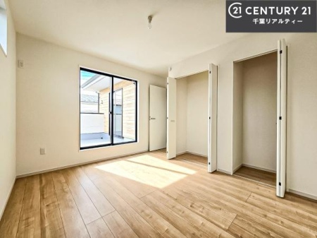 �m�� �o���R�j�[�ɖʂ��Ă���m���ł��B���邭�����肪����A���C����������ł��܂��I���N���āA�O�ɏo�Ĕw�L�т����[�ċz�����ǂ������}������邱�Ƃ��ł��܂��B