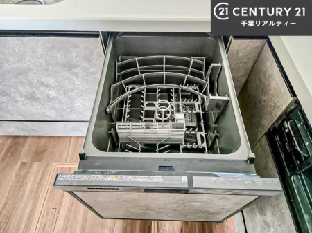 �L�b�`�� �H��@�t���̃L�b�`���ł��I�Z���������r��h�~�Ƃ��đ�ϊ��􂷂�֗��Ȏd�l�ł��I�r���g�C���Ȃ̂ŃL�b�`���̏ꏊ����炸�����X�y�[�X���L���g�����Ƃ��o���܂��I