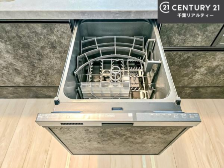 �L�b�`�� �H��@�t���̃L�b�`���ł��I�Z���������r��h�~�Ƃ��đ�ϊ��􂷂�֗��Ȏd�l�ł��I�r���g�C���Ȃ̂ŃL�b�`���̏ꏊ����炸�����X�y�[�X���L���g�����Ƃ��o���܂��I