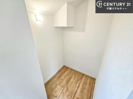 ���[ �E�H�[�N�C���N���[�[�b�g�t���ł��B��������̂��m���Ȃǂ����[���Ă��������ł��ˁI���ɂ���@�������ȂǋG�ߕ��̑傫�ȉƓd�����[�ł��܂��I