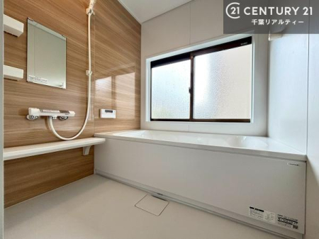 ���� �������������l�̕��͋C�̃o�X���[���́A�����o�Ă��ăo�X�^�C�����[���I
���d���撣���Ă��邲�J���ɂ��D�݂̍���̓����܂����āA�y����ł݂Ă͂������ł��傤���H