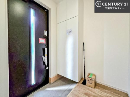 ���� �V���[�Y�{�b�N�X�t���Ȃ̂ŁA���ւ��Еt�����|�������₷���ł��I
�X�b�L���������ւŌ˂��J�����u�ԁA�������̂���S�n������Ԃ��o�}���Ă���܂��B