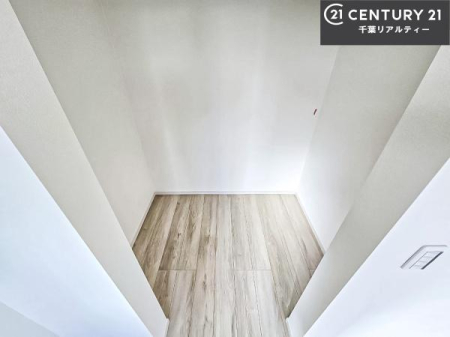 ���[ �E�H�[�N�C���N���[�[�b�g�t���ł��B��������̂��m���Ȃǂ����[���Ă��������ł��ˁI���ɂ���@�������ȂǋG�ߕ��̑傫�ȉƓd�����[�ł��܂��B