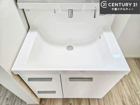 ���ʑ�E���ʏ� �[�����ʑ�{�E���́A�������˂ɂ����̂ł�����ꂪ�y�X�I���������ۂĂ܂��I
�L���C�Ȑ��ʏ��Ŏ��������̃��`�x�[�V�������オ��܂��ˁI