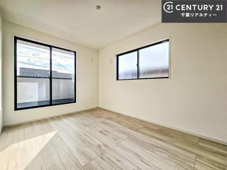 �m�� �o���R�j�[�ɖʂ��Ă���m���ł��B���邭�����肪����A���C����������ł��܂��I���N���āA�O�ɏo�Ĕw�L�т����[�ċz�����ǂ������}������邱�Ƃ��ł��܂��B