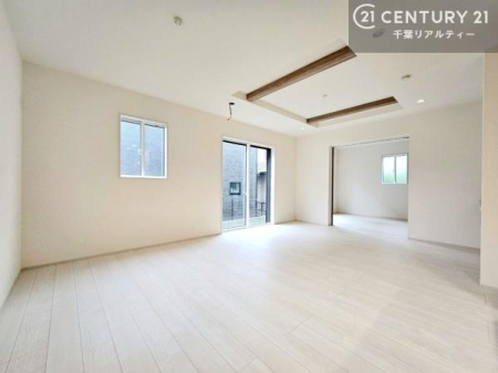 ���r���O ��؂ȉƑ����W�܂邩�炱��LDK�ɂ͂�����肽���B
�q�����������C�ɏ΂��Ȃ��瑖�����Ă���p�����������u�L���Ƃɂ��ėǂ������v�Ǝv���u�Ԃł��B