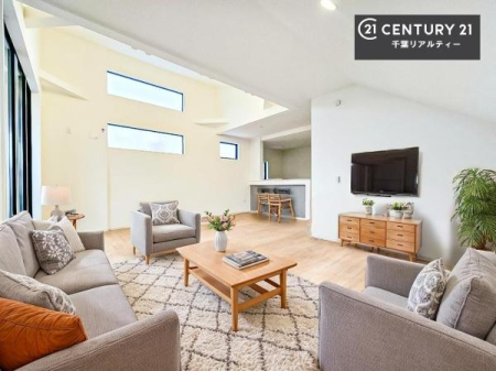 ���r���O �Ƌ��CG�p�[�X�ł��B�S�n�ǂ����r���O�͉Ƒ������R�ƏW�܂�܂��B�Ƒ��c�R�̎��Ԃ����������ł��B���Ƒ��ƁA����w�[���������Ԃ��߂��������ł��ˁB