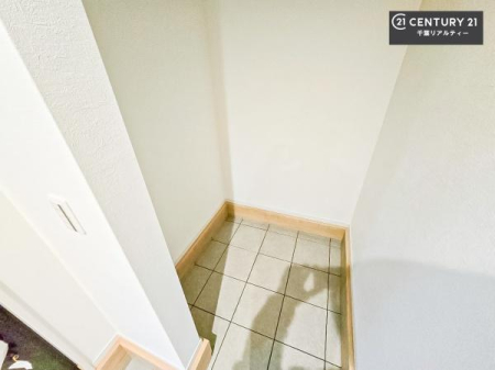 ���[ ���֓y�Ԏ��[�t���I�x�r�[�J�[��܂��ݎ��]�Ԃ̎��[�ɂ��Ή��I���֎��肪��������ƕЕt���܂��I