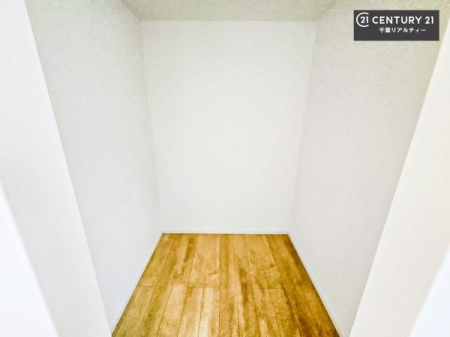 ���[ �E�H�[�N�C���N���[�[�b�g�t���ł��B��������̂��m���Ȃǂ����[���Ă��������ł��ˁI���ɂ���@�������ȂǋG�ߕ��̑傫�ȉƓd�����[�ł��܂��I