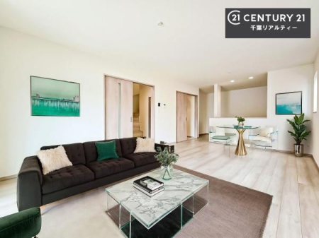 ���r���O �Ƌ��CG�p�[�X�ł��B�傫�ȑ����炽���Ղ�̗z���������閾�邢���r���O�B�J�����̂��郊�r���O�ŉƑ��c���̂��났�̎��Ԃ��߂����܂��I