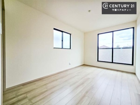 �Q�� �o���R�j�[�ɖʂ��Ă���m���ł��B���邭�����肪����A���C����������ł��܂��I���N���āA�O�ɏo�Ĕw�L�т����[�ċz�����ǂ������}������邱�Ƃ��ł��܂��B