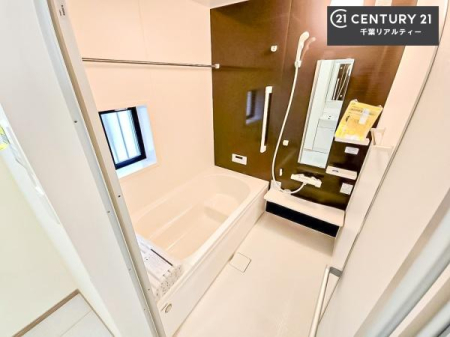 ���� �������������l�̕��͋C�̃o�X���[���́A�����o�Ă��ăo�X�^�C�����[���I
���d���撣���Ă��邲�J���ɂ��D�݂̍���̓����܂����āA�y����ł݂Ă͂������ł��傤���H