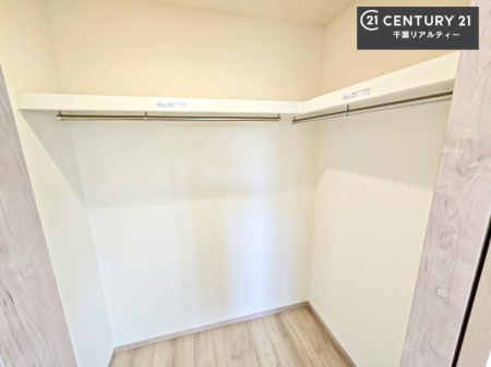 ���[ �E�H�[�N�C���N���[�[�b�g�t���ł��B��������̂��m���Ȃǂ����[���Ă��������ł��ˁI���ɂ���@�������ȂǋG�ߕ��̑傫�ȉƓd�����[�ł��܂��I