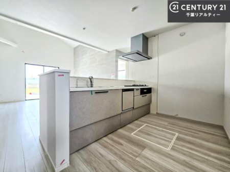 �L�b�`�� ��l�C�̑Ζʎ��V�X�e���L�b�`�����̗p���Ă��܂��I���Ƒ��̃R�~���j�P�[�V���������R�Ƒ�����݌v�ł��B
���q�l�ɂ��ڂ��͂��̂Ŋ������ł��ˁB���[�͂�����܂��I