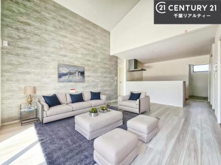 ���r���O �Ƌ��CG�p�[�X�ł��B�J�����̂���L�XLDK�I�\�t�@�[��_�C�j���O�e�[�u����u���Ă������ɂȂ�Ȃ��̂ŉ��K�ɉ߂����܂��I�R�~���j�P�[�V���������₷�����r���O�ł��I