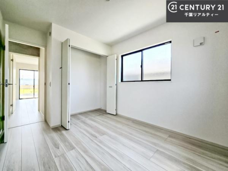 �Q�� �D���������������ޗm���́A���̖ڊo�߂��C�������ǂ������ł��ˁB���������Ԃ��������Ɖ߂������Ƃ��ł��܂��B�D�����F�����̃t���[�����O���ǂ�ȉƋ�ɂ��}�b�`���܂��I